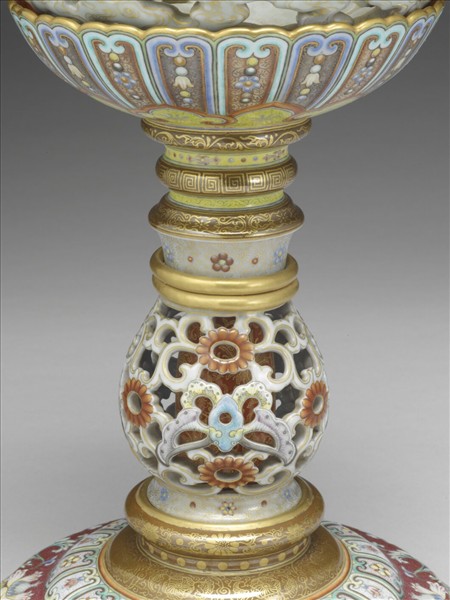 粉彩鏤空雲龍紋轉心冠架