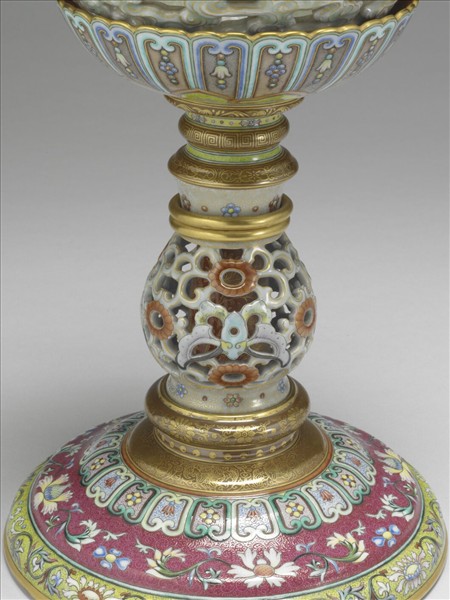 粉彩鏤空雲龍紋轉心冠架