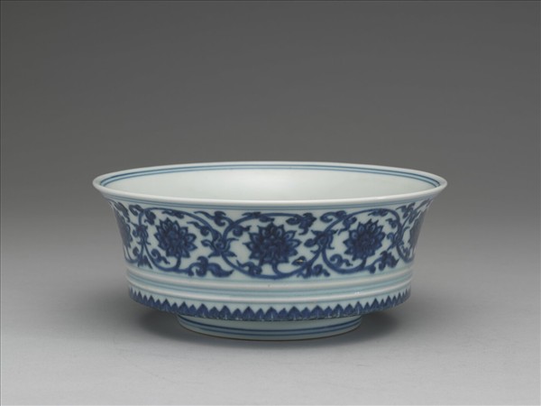 青花番蓮紋碗