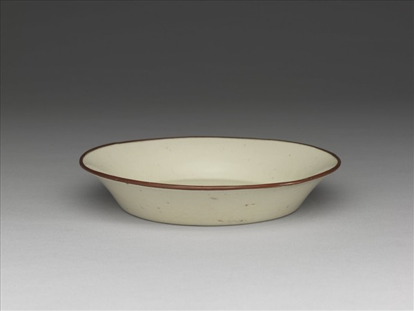 定窯 白瓷劃花蓮花紋碟