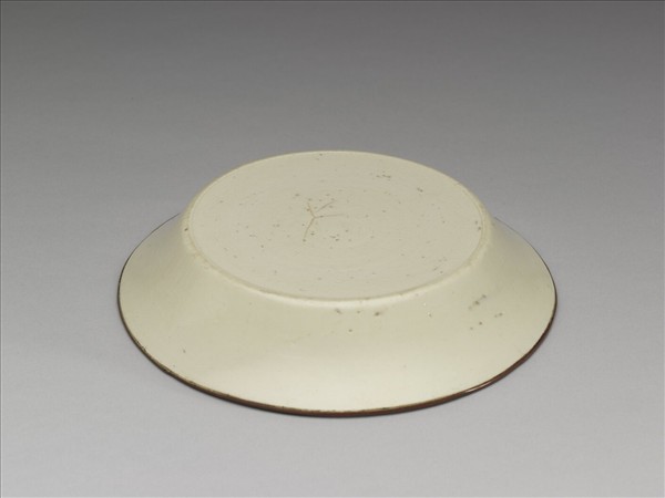 定窯 白瓷劃花蓮花紋碟