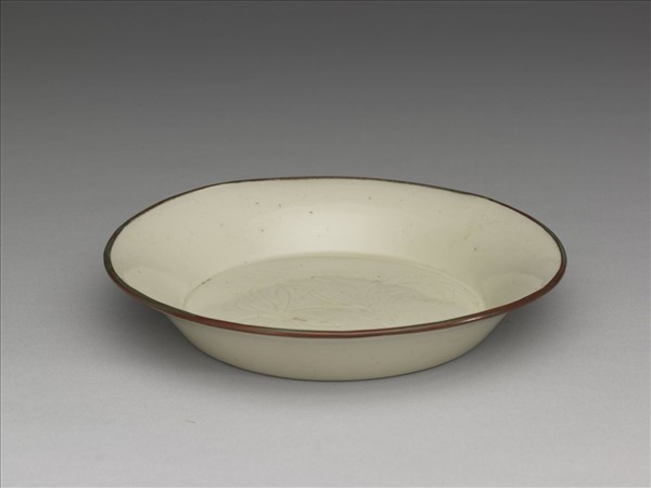 定窯 白瓷劃花花卉紋洗