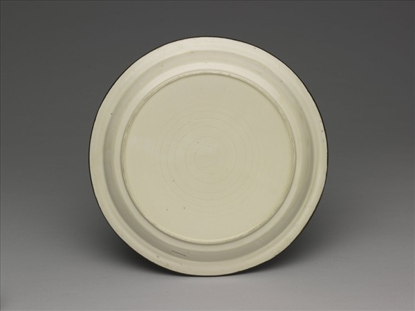 定窯 白瓷劃花芍藥紋盤