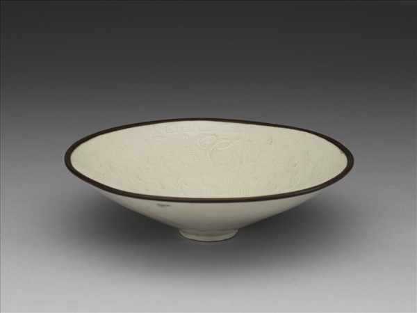定窯 白瓷印花雙鳳銜花紋笠式碗