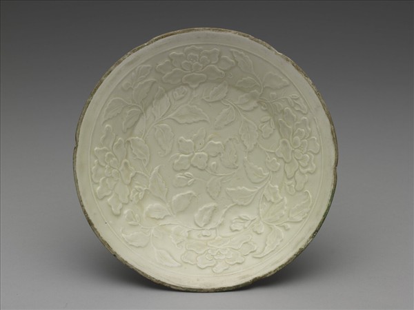 白瓷印花玫瑰紋折腰盤