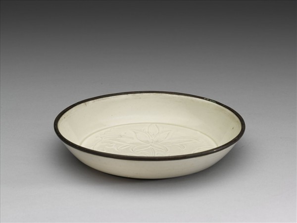 定窯 白瓷劃花蓮花紋洗