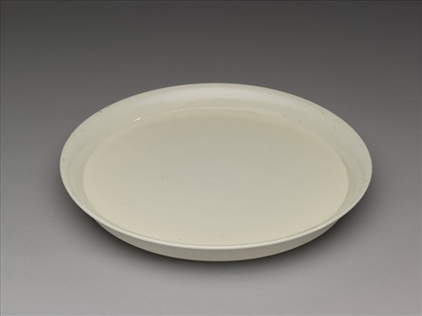 白瓷劃花龍鳳紋盤