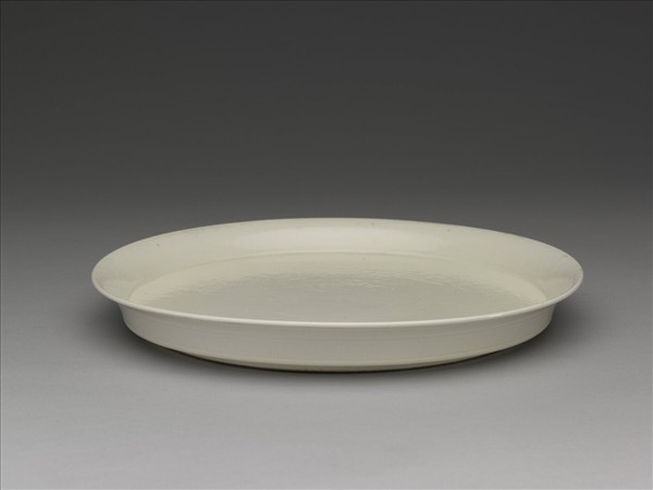 白瓷劃花龍鳳紋盤