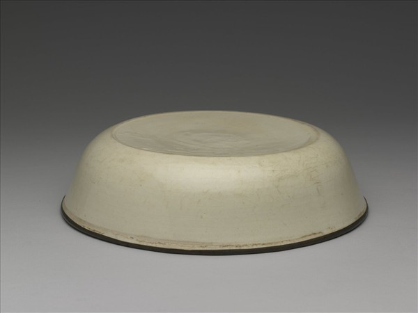 定窯 白瓷劃花雙魚紋洗