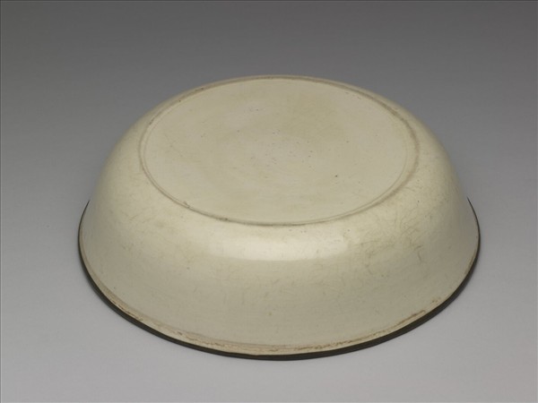 定窯 白瓷劃花雙魚紋洗