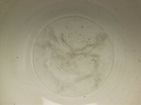 定窯 白瓷劃花蓮瓣雙魚紋碗