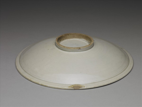 青瓷印花雙龍紋盤