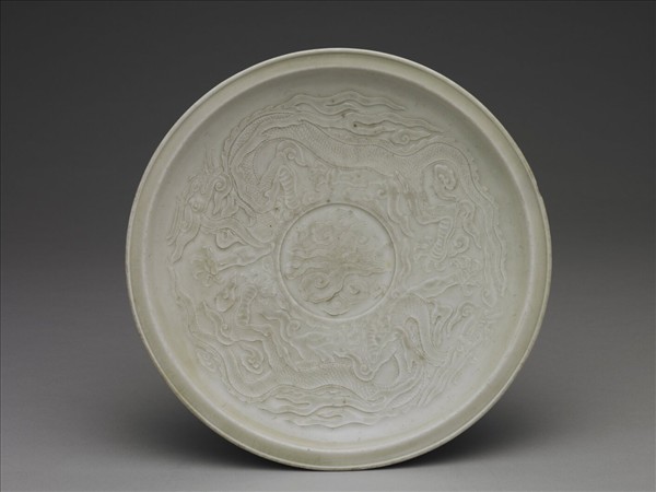 青瓷印花雙龍紋盤