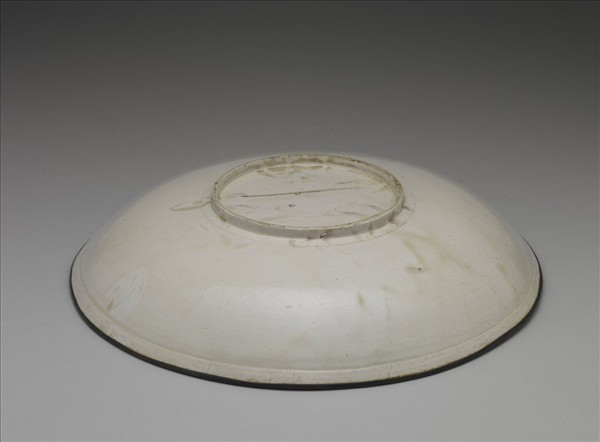 定窯 白瓷印花牡丹蓮花紋盤