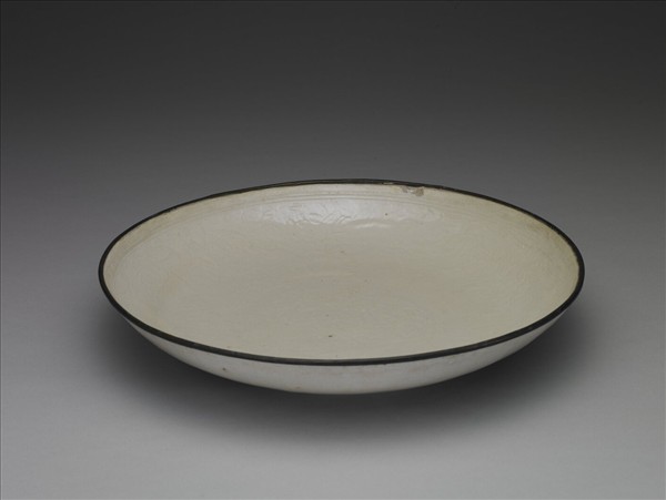 定窯 白瓷印花蓮花鴛鴦紋盤