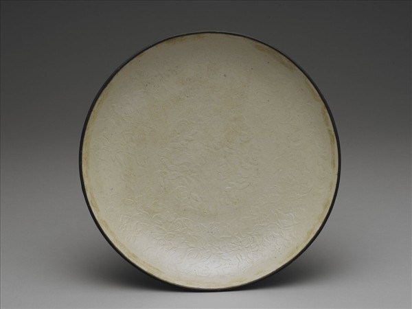 定窯 白瓷印花牡丹蓮花紋盤