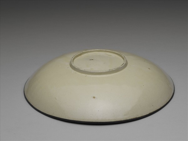 定窯 白瓷印花牡丹雙魚紋盤