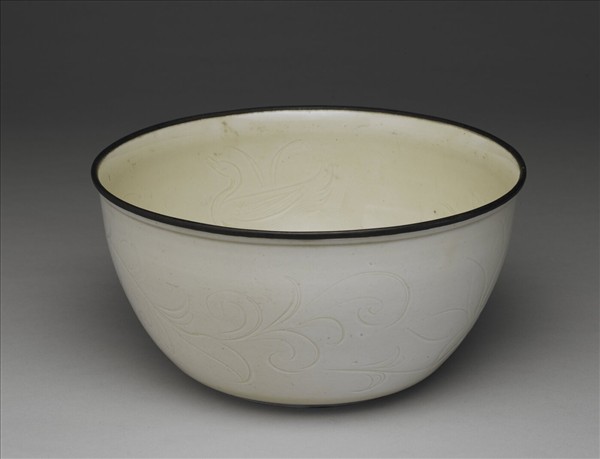 定窯 白瓷劃花魚鳧紋洗