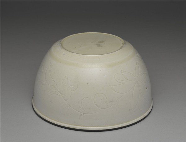 定窯 白瓷劃花魚鳧紋洗