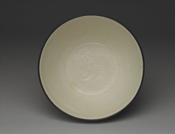 定窯 白瓷劃花魚鳧紋洗