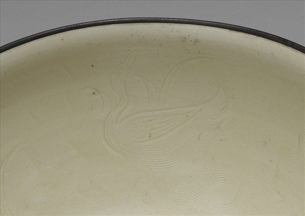 定窯 白瓷劃花魚鳧紋洗