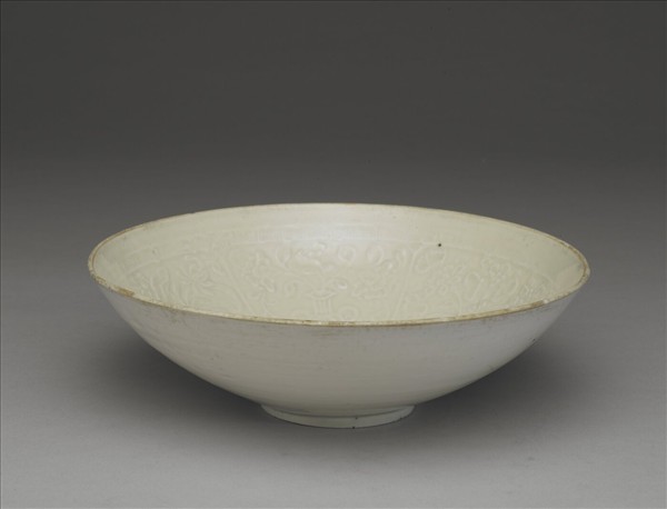 湘湖窯 青白瓷印花博古花卉紋碗