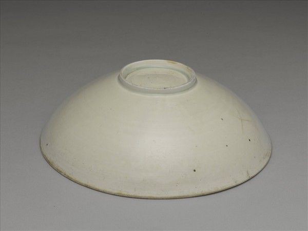 湘湖窯 青白瓷印花博古花卉紋碗