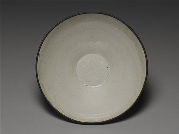 湘湖窯 青白瓷劃花蓮花紋碗