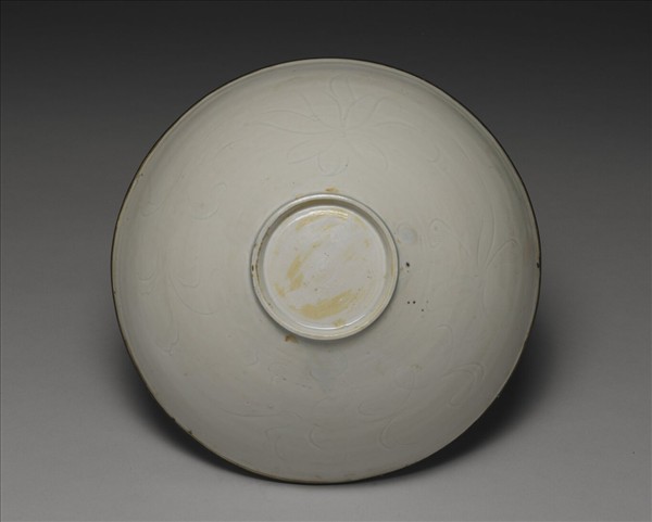 湘湖窯 青白瓷劃花蓮花紋碗