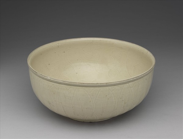 定窯 白瓷劃花蓮花紋碗