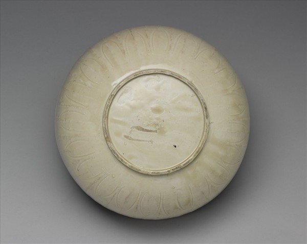 定窯 白瓷劃花蓮花紋碗