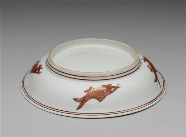 描紅五魚紋盤
