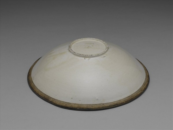 定窯 白瓷劃花蓮花紋碗