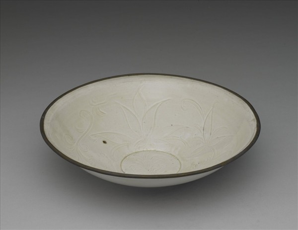 定窯 白瓷劃花蓮花紋碗