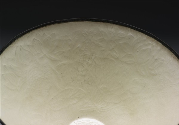 定窯 白瓷印花蓮塘魚紋碗