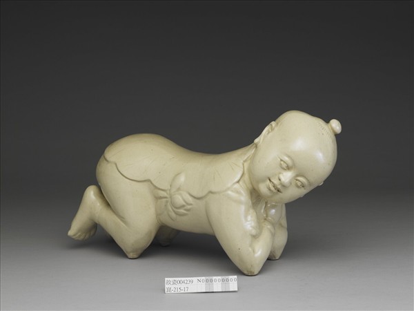 定窯 蓮花紋嬰兒枕