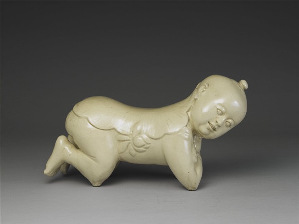 定窯 蓮花紋嬰兒枕