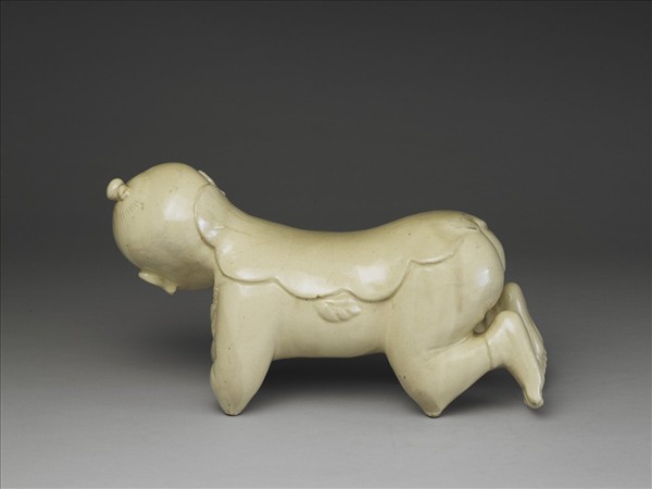 定窯 蓮花紋嬰兒枕