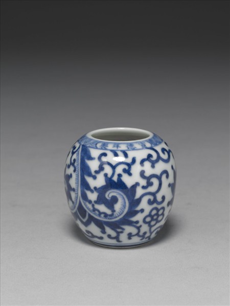 青花卷葉紋水盂