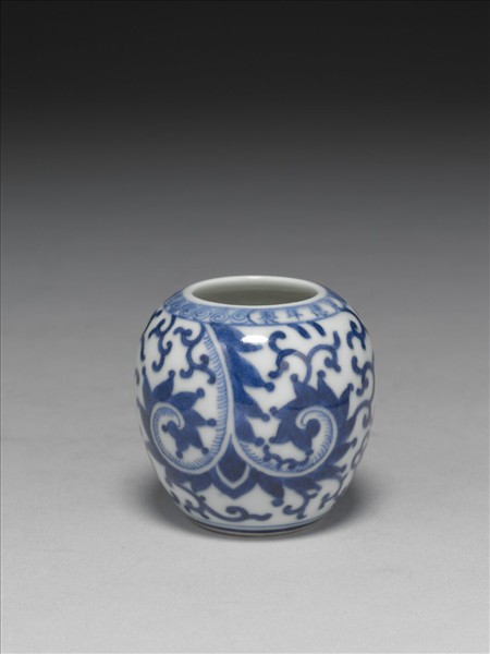 青花卷葉紋水盂