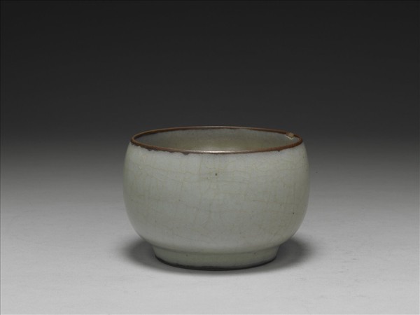 青瓷圓罐