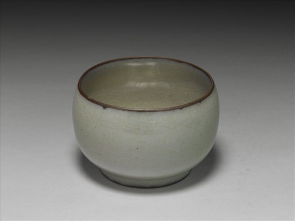 青瓷圓罐
