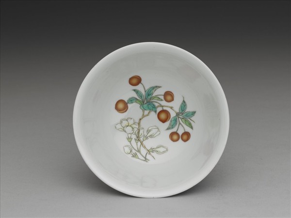 琺瑯彩藍地開光花卉小碗