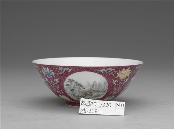 洋彩洋紅地開光四季山水碗