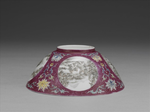 洋彩洋紅地開光四季山水碗