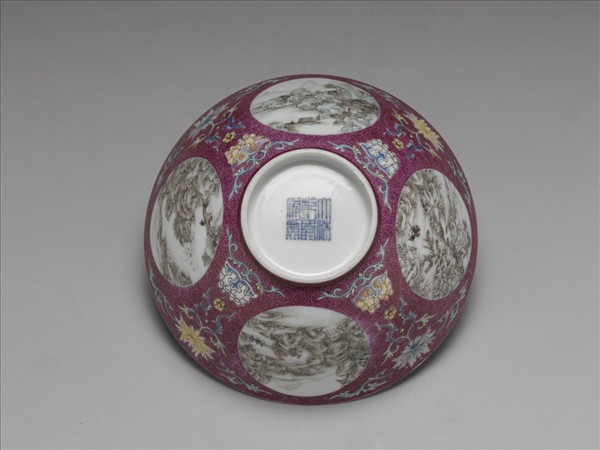 洋彩洋紅地開光四季山水碗