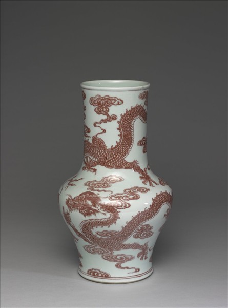 釉裡紅雲龍紋瓶
