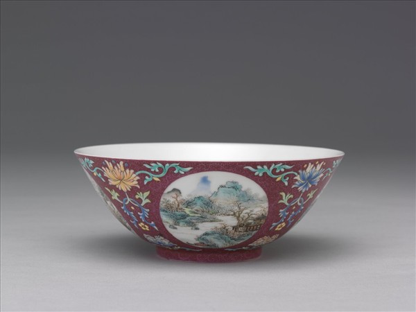 洋彩洋紅地開光四季山水碗