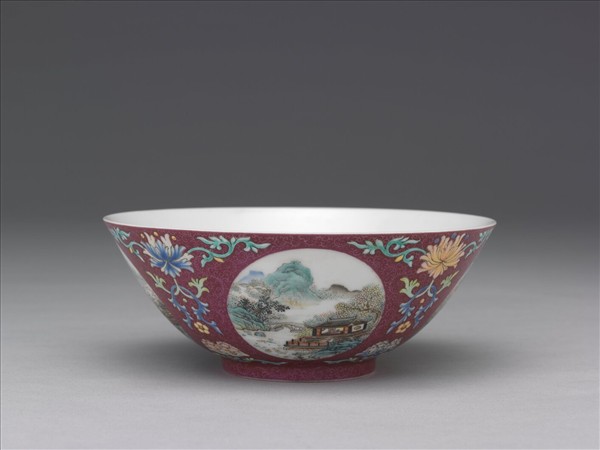 洋彩洋紅地開光四季山水碗
