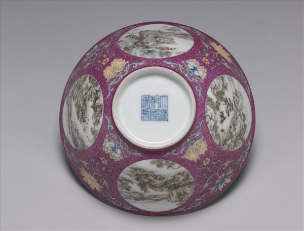 洋彩洋紅地開光四季山水碗